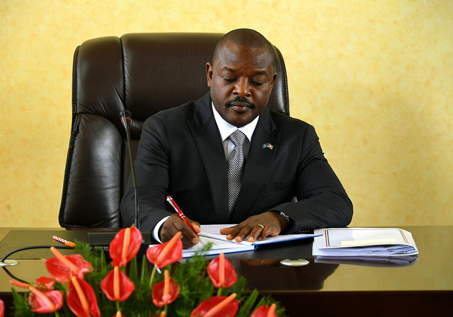 BURUNDI :       Pierre Nkurunziza promulgue la nouvelle constitution