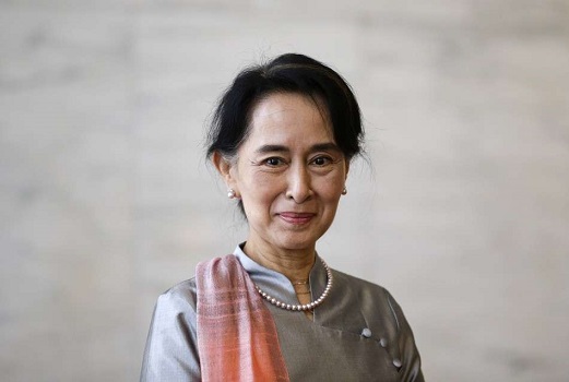 Birmanie :  Aung San Suu Kyi se voit retirée une distinction