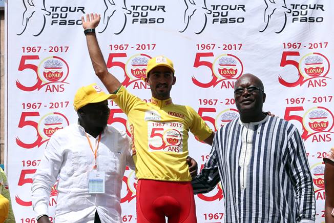 Sport: le Marocain Sallahedine MRAOUNI remporte cette édition du tour du Faso