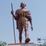 MALAWI : Les populations contre une statue de Mahatma Gandhi dans la capitale économique Blantyre.