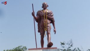 MALAWI : Les populations contre une statue de…
